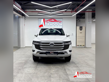 تويوتا  لاند كروزر  جي اكس  2025  اوتوماتيك  49,000 كم  6 سلندر  دفع رباعي  اس يو في  أبيض  تحت الضمان