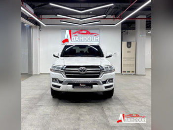 تويوتا  لاند كروزر  جي اكس ار  2019  اوتوماتيك  201,000 كم  8 سلندر  دفع رباعي  اس يو في  أبيض