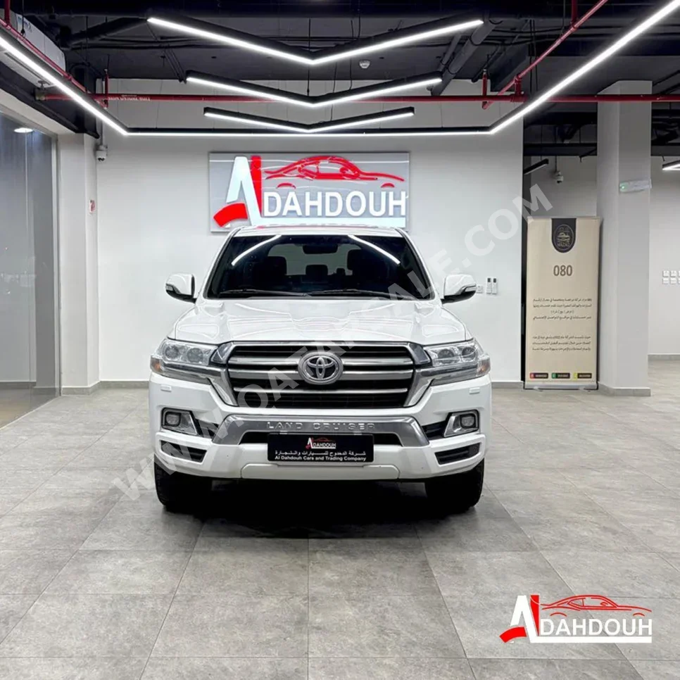 Toyota Land Cruiser GXR 2019 Automatic 201,000 Km 8 Cylinder Four Wheel Drive (4WD) SUV White