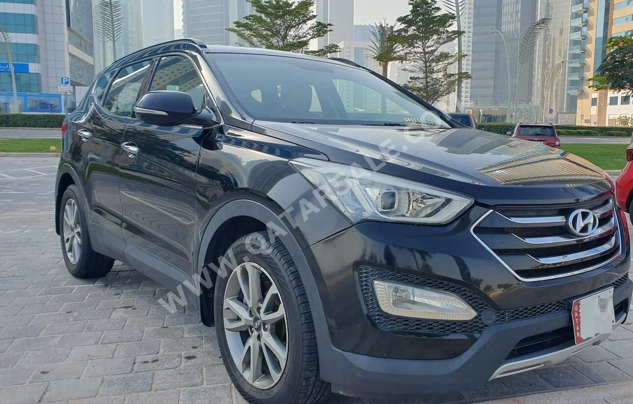 هيونداي  سانتا في  2014  اوتوماتيك  147,000 كم  6 سلندر  دفع رباعي  اس يو في  أسود  تحت الضمان