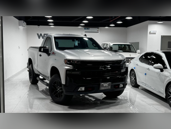 Chevrolet  Silverado  Trail Boss  2022  Automatic  68,000 Km  8 Cylinder  Four Wheel Drive (4WD)  Pick Up  Silver