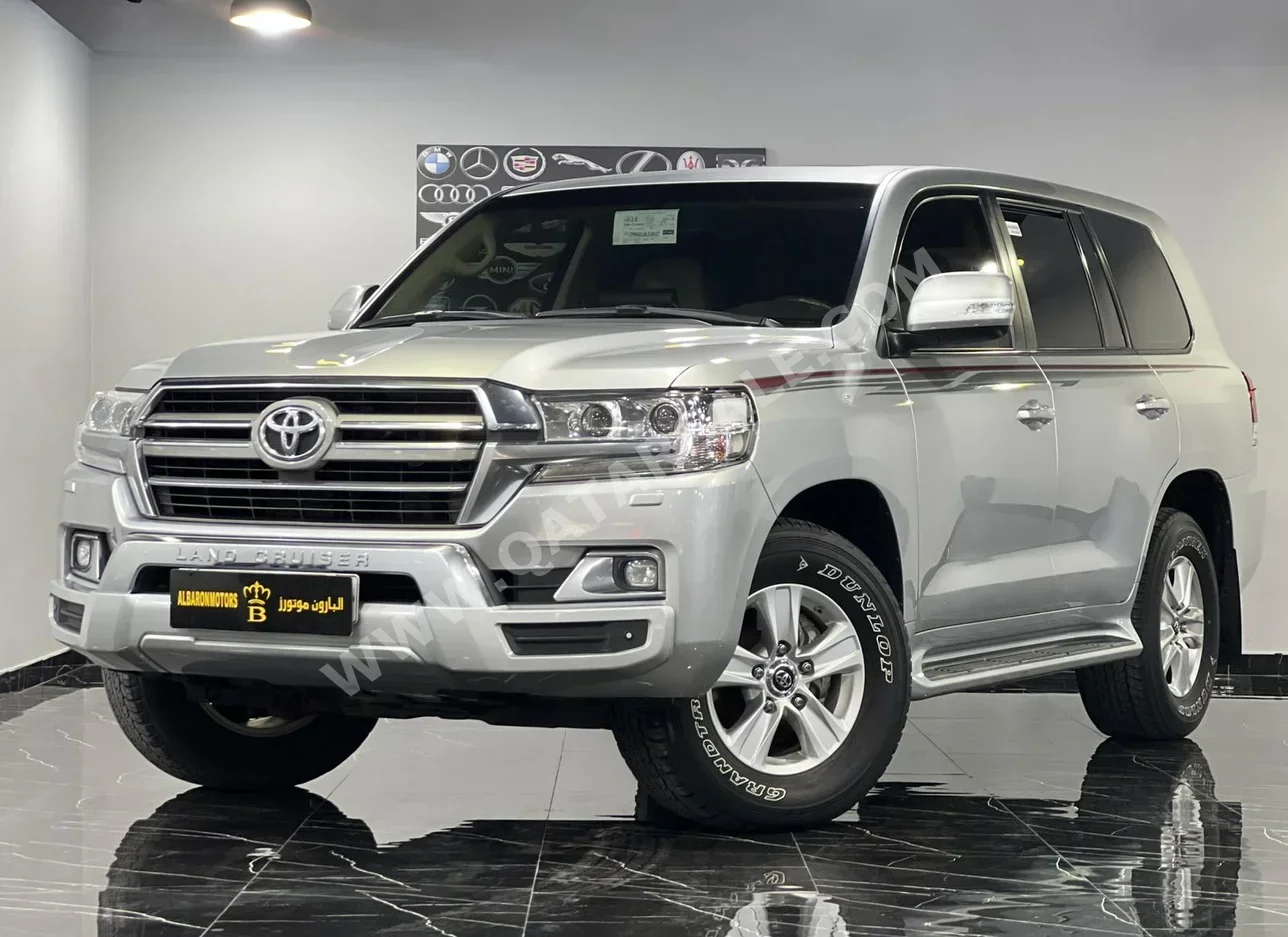Toyota  Land Cruiser  GXR  2020  Automatic  80,000 Km  6 Cylinder  Four Wheel Drive (4WD)  SUV  Silver