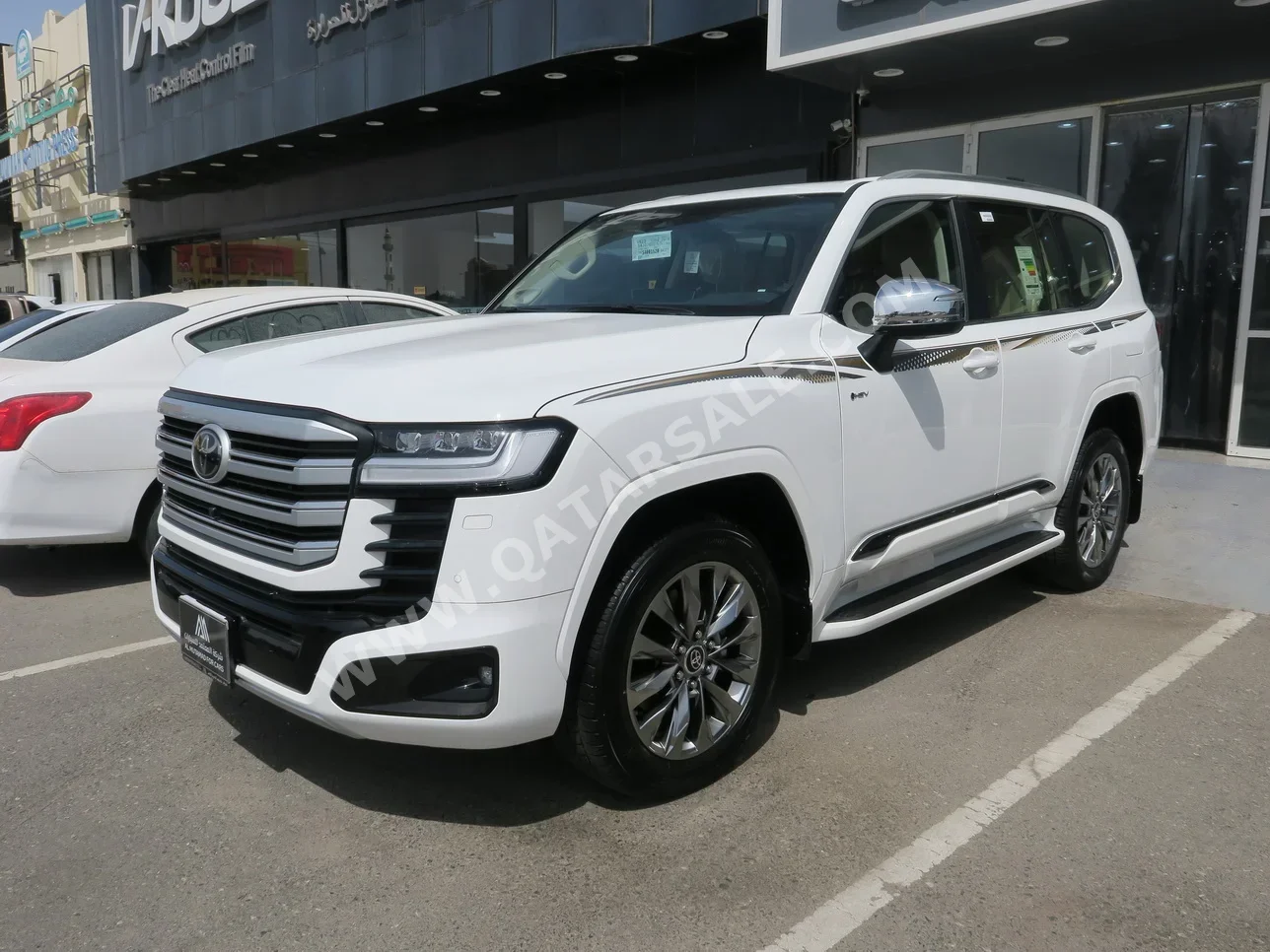 Toyota  Land Cruiser  VX Twin Turbo  2025  Automatic  0 Km  6 Cylinder  Four Wheel Drive (4WD)  SUV  White  With Warranty