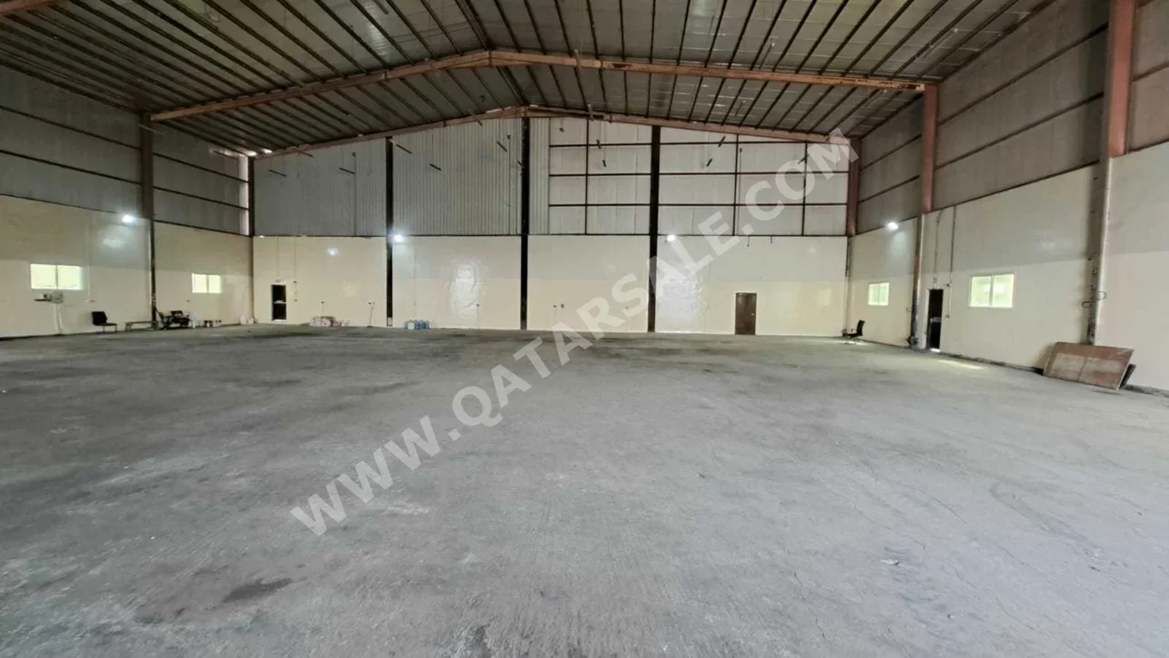 مخازن و مستودعات - الوكرة  - بركة العوامر  -المساحة: 2000 متر مربع