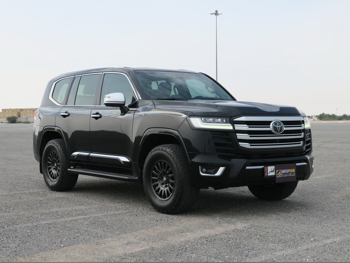 Toyota  Land Cruiser  VXR Twin Turbo  2023  Automatic  130,000 Km  6 Cylinder  Four Wheel Drive (4WD)  SUV  Black