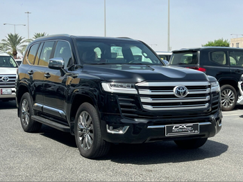 Toyota  Land Cruiser  VXR Twin Turbo  2025  Automatic  11,000 Km  6 Cylinder  Four Wheel Drive (4WD)  SUV  Black  With Warranty