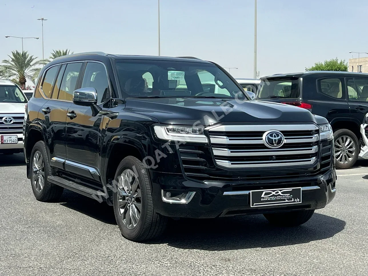 Toyota  Land Cruiser  VXR Twin Turbo  2025  Automatic  11,000 Km  6 Cylinder  Four Wheel Drive (4WD)  SUV  Black  With Warranty