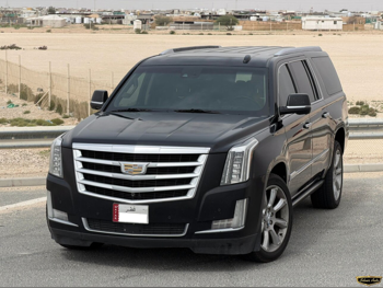 كاديلاك  اسكيليد  2015  اوتوماتيك  185,000 كم  8 سلندر  دفع رباعي  اس يو في  أسود