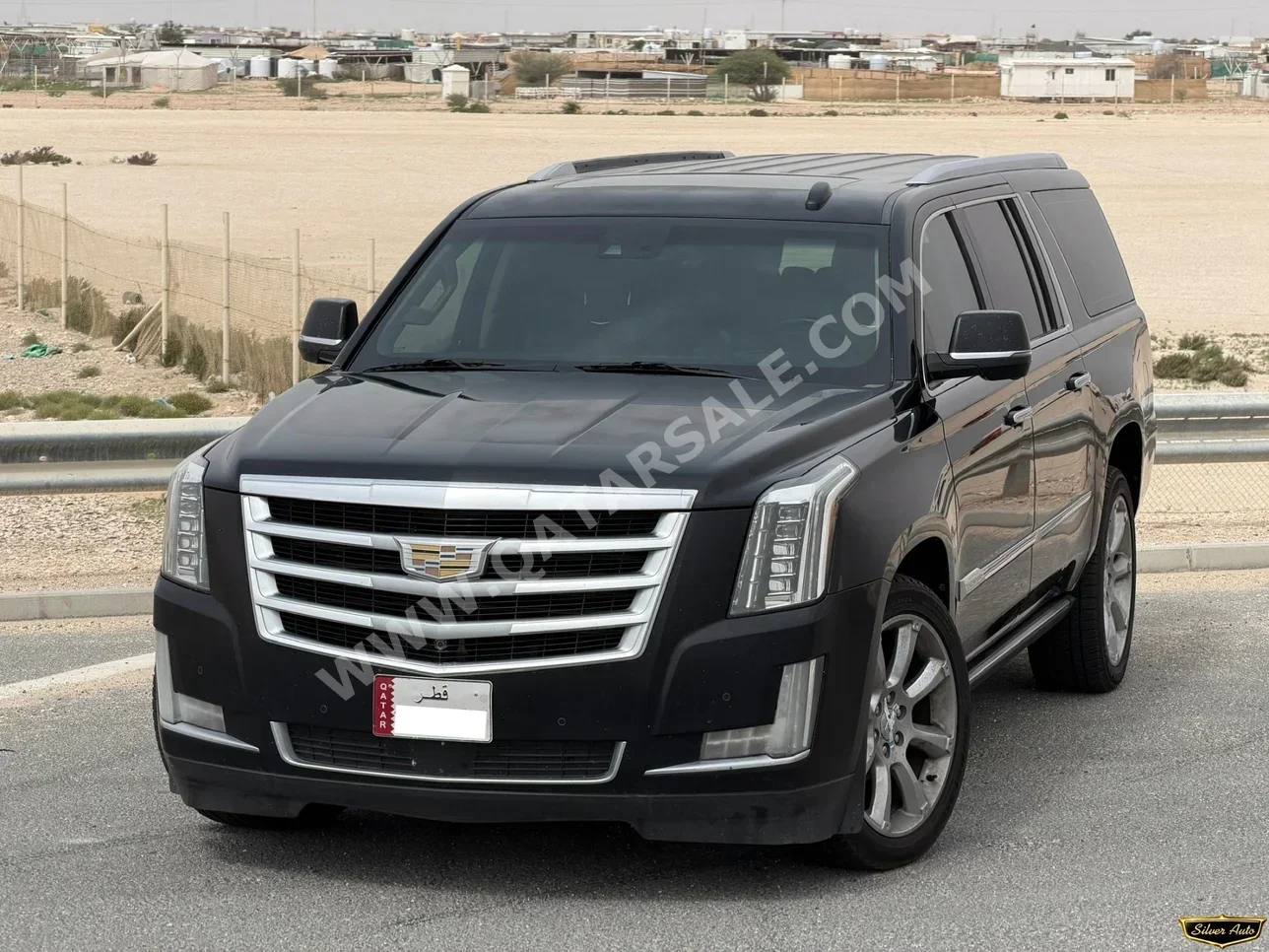 كاديلاك  اسكيليد  2015  اوتوماتيك  185,000 كم  8 سلندر  دفع رباعي  اس يو في  أسود