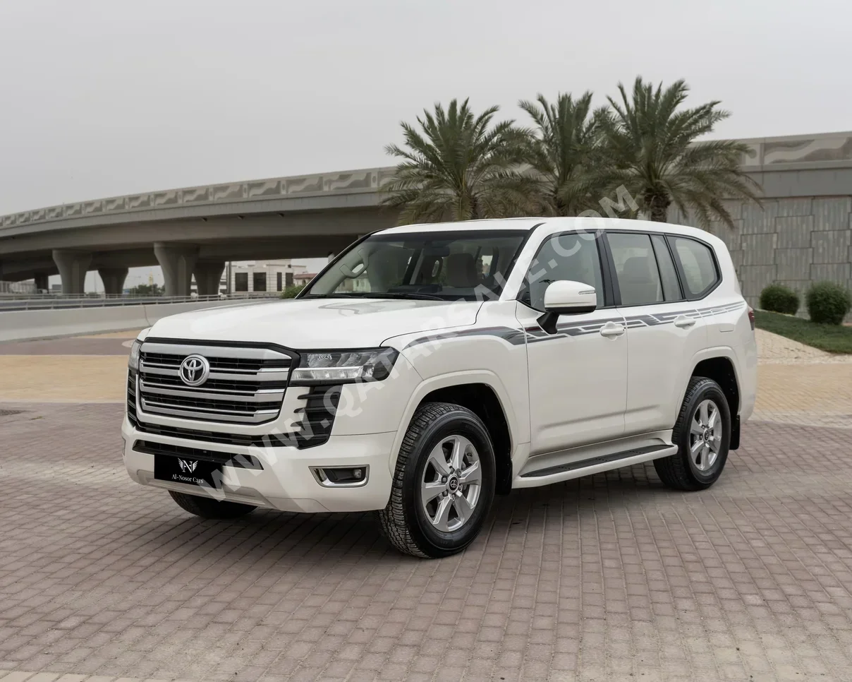 تويوتا  لاند كروزر  جي اكس ار توين توربو  2023  اوتوماتيك  10,000 كم  6 سلندر  دفع رباعي  اس يو في  أبيض  تحت الضمان
