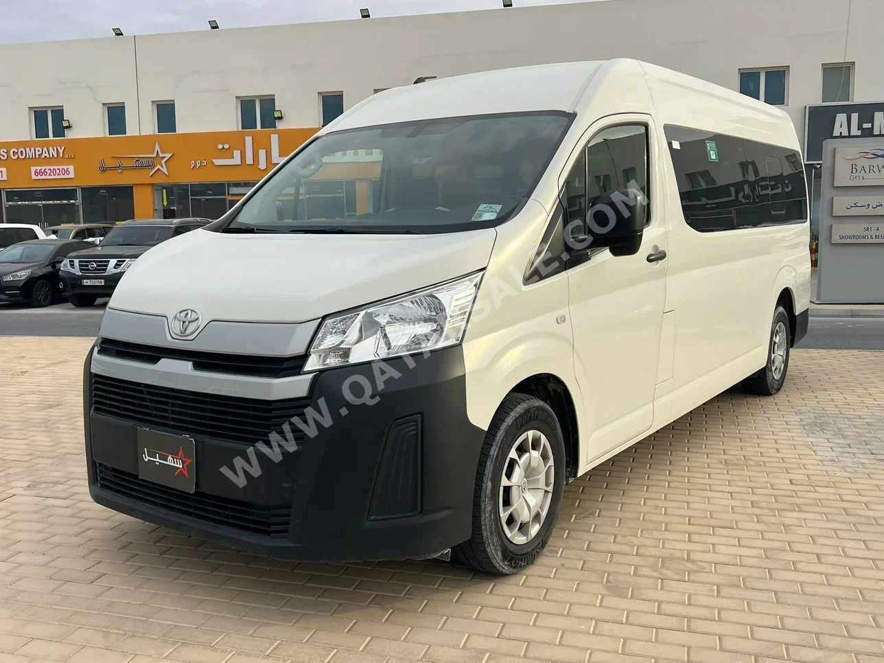 Toyota  Hilux  2024  Manual  13,000 Km  4 Cylinder  Rear Wheel Drive (RWD)  Pick Up  White