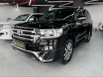 Toyota  Land Cruiser  VXS  2016  Automatic  236,000 Km  8 Cylinder  Four Wheel Drive (4WD)  SUV  Black