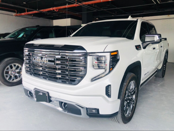GMC  Sierra  Denali  2023  Automatic  67,000 Km  8 Cylinder  Four Wheel Drive (4WD)  Pick Up  White