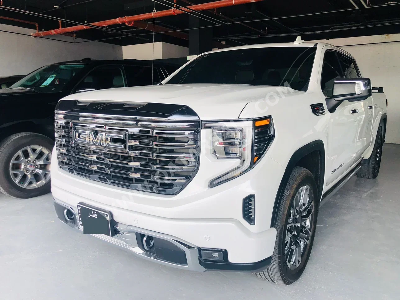 جي ام سي  سييرا  دينالي  2023  اوتوماتيك  67,000 كم  8 سلندر  دفع رباعي  بيكب  أبيض
