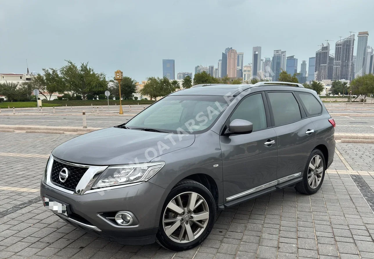 نيسان  باثفايندر  2016  اوتوماتيك  90,000 كم  4 سلندر  دفع رباعي  اس يو في  رمادي