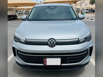 فوكس واغن  تيغوان  1.4 تي اس اي  2025  اوتوماتيك  16,000 كم  4 سلندر  سحب امامي  اس يو في  رمادي ميتالك  تحت الضمان