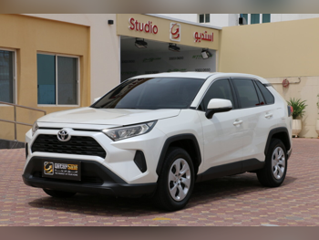 تويوتا  راف 4  2022  اوتوماتيك  59,000 كم  4 سلندر  سحب امامي  اس يو في  أبيض