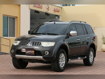 ميتسوبيشي  باجيرو  سبورت  2010  اوتوماتيك  210,000 كم  6 سلندر  دفع رباعي  اس يو في  رمادي