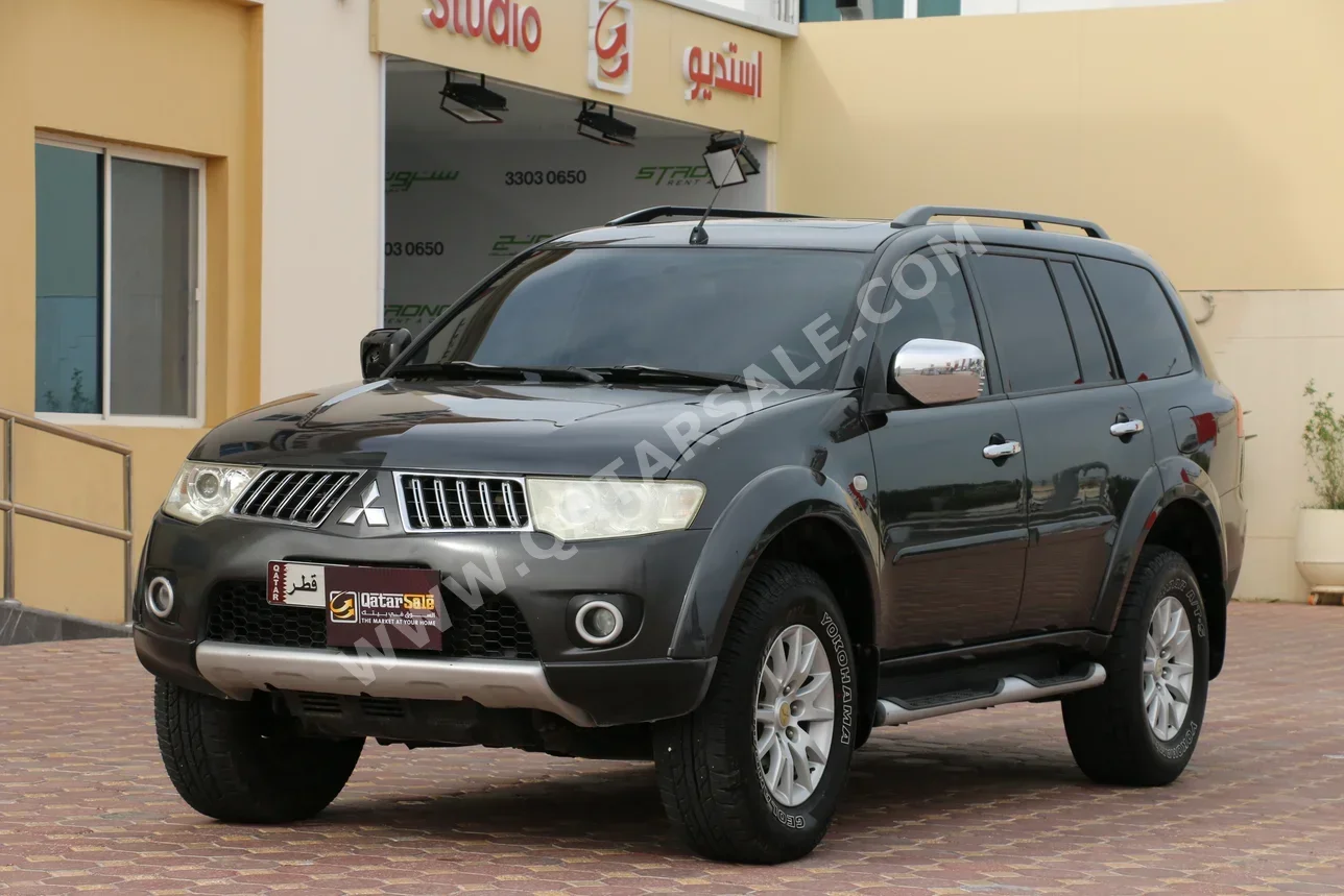 ميتسوبيشي  باجيرو  سبورت  2010  اوتوماتيك  210,000 كم  6 سلندر  دفع رباعي  اس يو في  رمادي