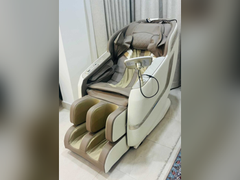 كرسي التدليك ليكون أبيض كل الجسم رباعي الأبعاد