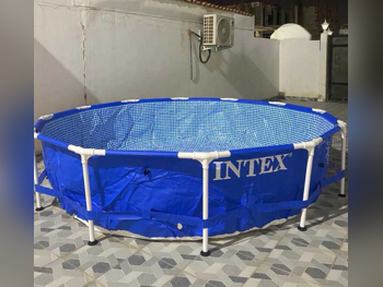 حوض سباحة - أزرق