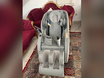 كرسي التدليك أبيض  كل الجسم  رباعي الأبعاد