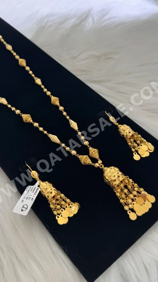 21k Yellow Gold Set For Sale in Qatar