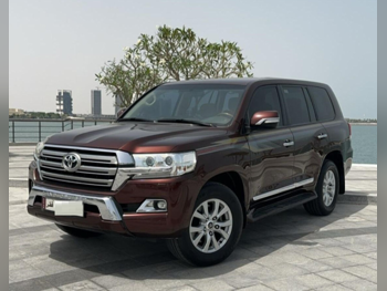 Toyota  Land Cruiser  GXR  2016  Automatic  234,000 Km  8 Cylinder  Four Wheel Drive (4WD)  SUV  Maroon