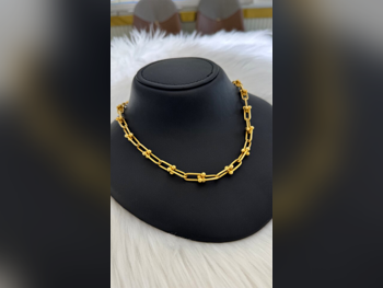 الذهب قلادة  البحرين  نسائي  حسب الوزن  24.16 غرام  بدون حجر  ضمان الصيانة  توصيل مجاني  ذهب أصفر  عيار 21