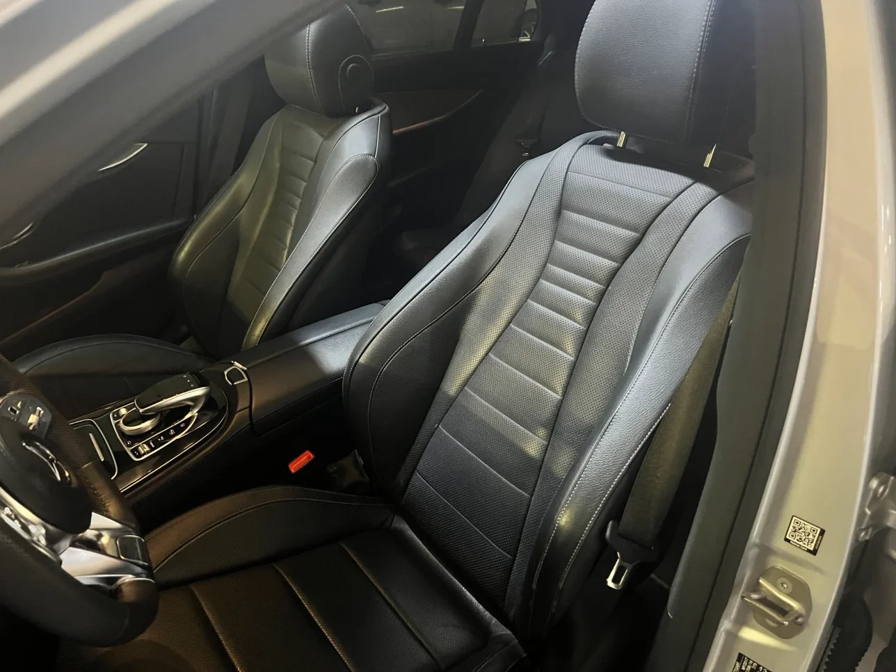 Mercedes-Benz  E-Class  400  2017  Automatic  53,000 Km  6 Cylinder  All Wheel Drive (AWD)  Sedan  Silver