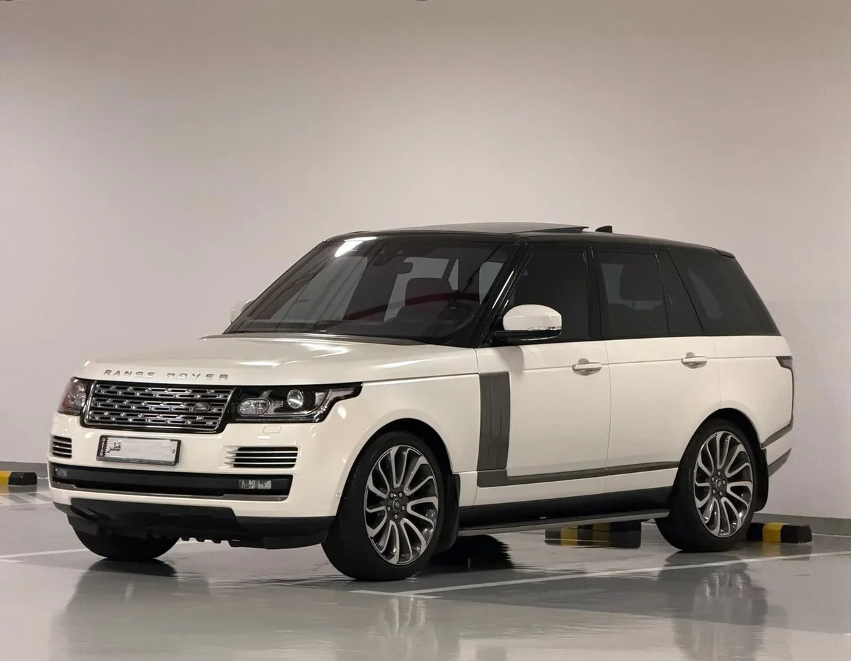 لاند روفر  رنج روفر  فوج اوتوبايوغرافي  2017  اوتوماتيك  99,000 كم  8 سلندر  دفع رباعي  اس يو في  أبيض