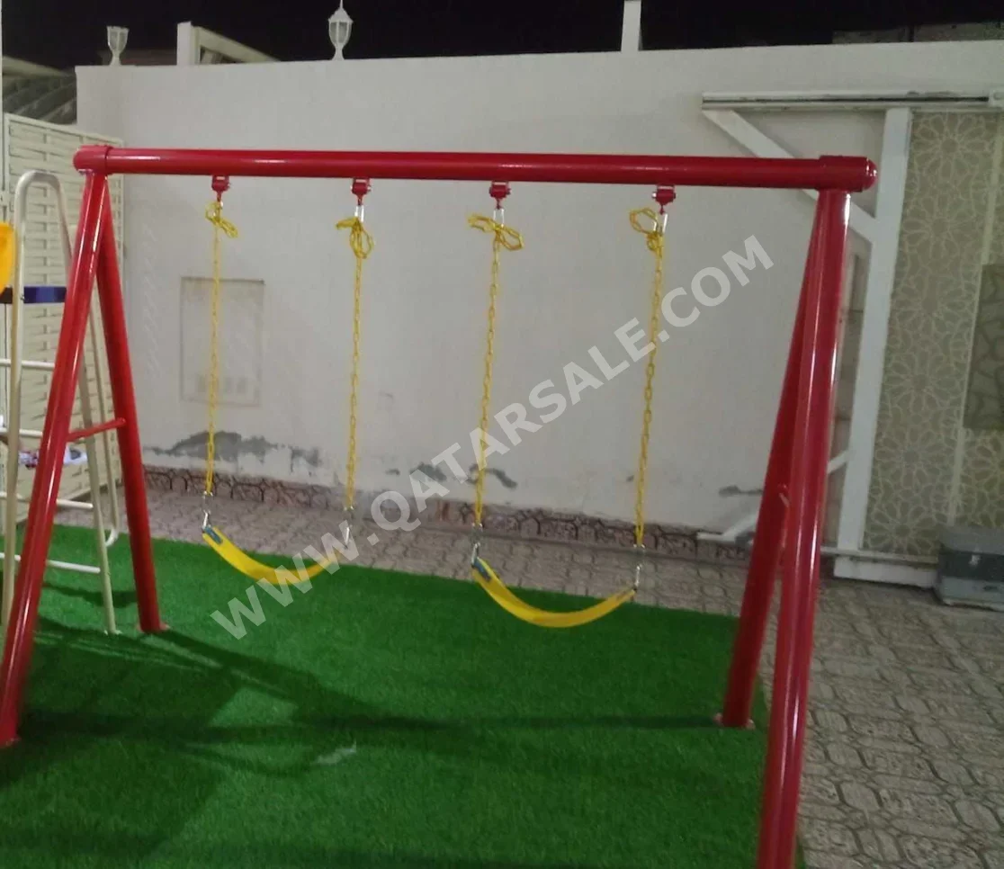 مقعد الطفل / الكراسي الهزازة والأراجيح