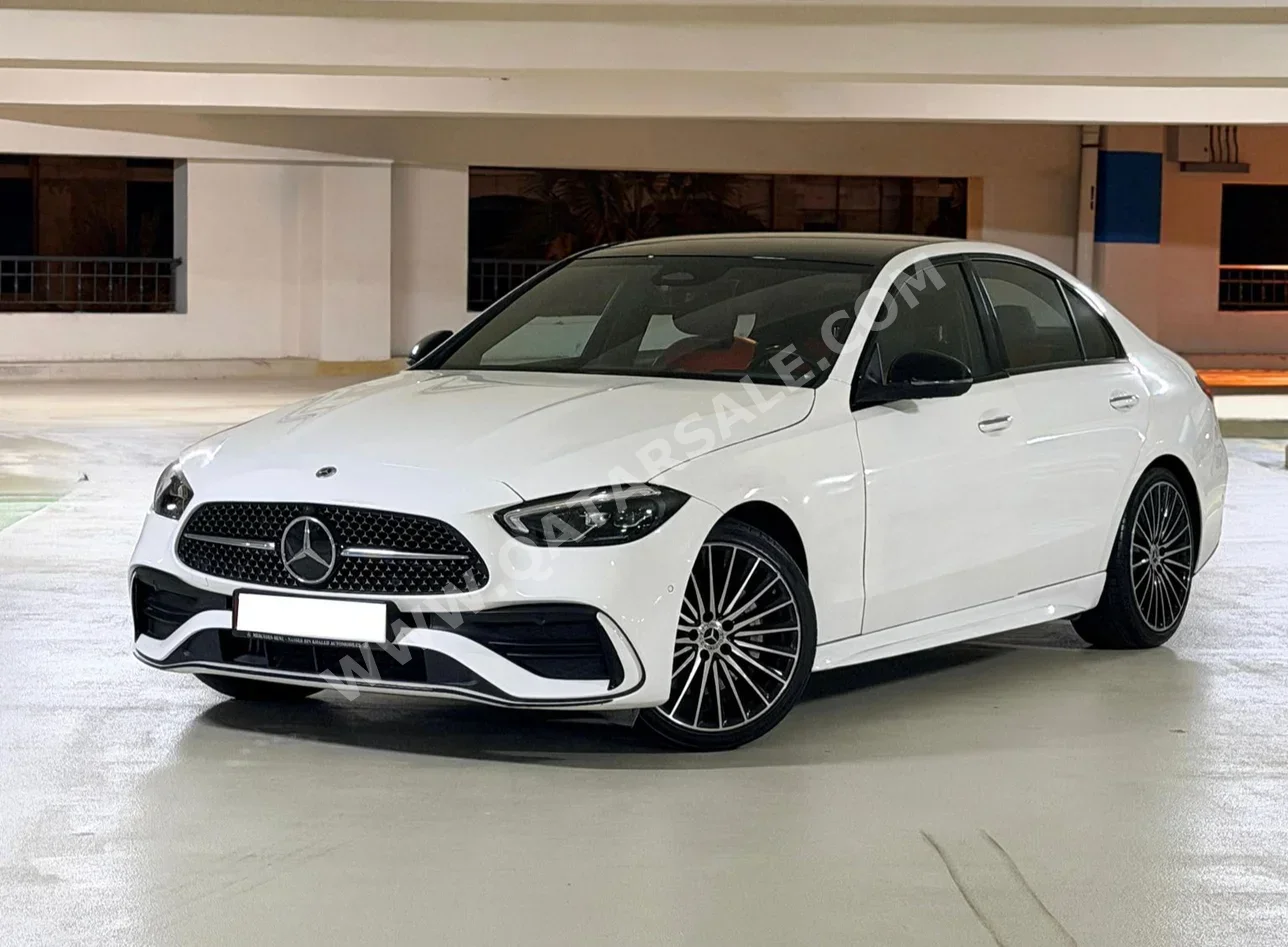 مرسيدس - بنز  سي - كلاس  200  2022  اوتوماتيك  80,000 كم  4 سلندر  دفع خلفي  سيدان  أبيض