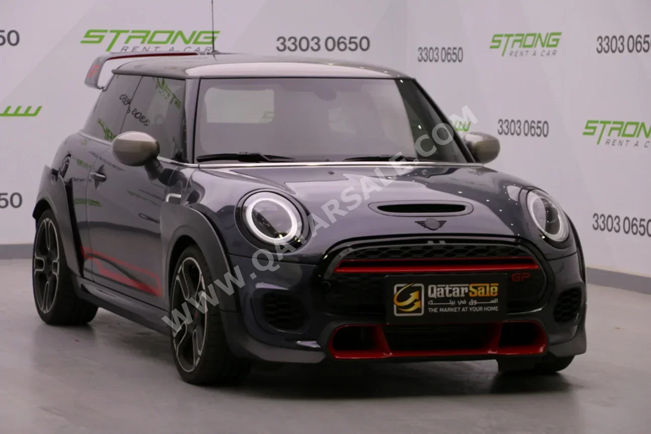 ميني  كوبر  جي سي دبليو  2020  اوتوماتيك  13,000 كم  4 سلندر  سحب امامي  هاتشباك  رمادي