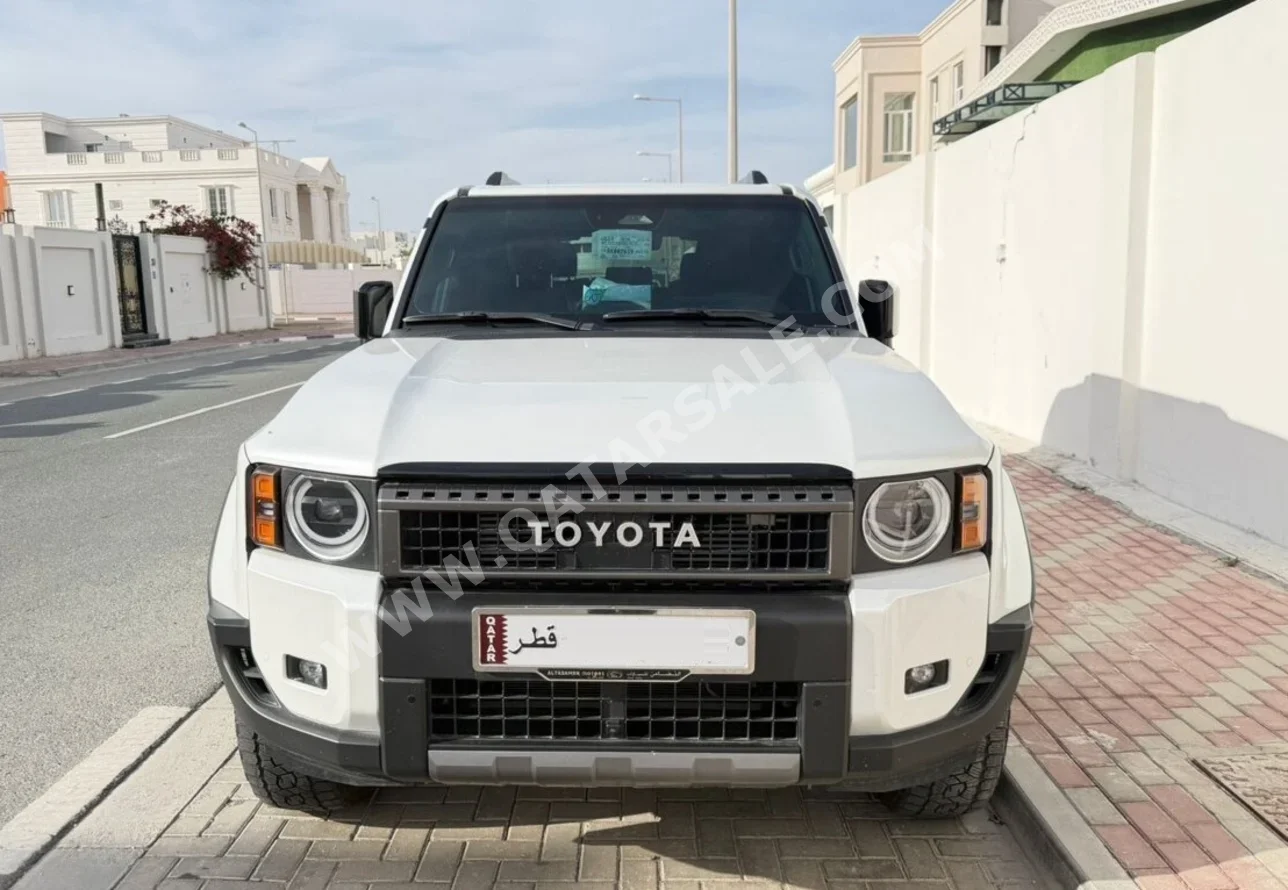 تويوتا  برادو  تي اكس تيربو  2025  اوتوماتيك  18,000 كم  4 سلندر  دفع رباعي  اس يو في  أبيض  تحت الضمان