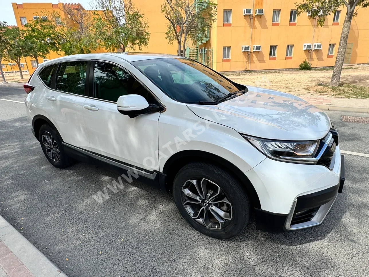 هوندا  سي آر في  تورينغ  2022  اوتوماتيك  84,500 كم  4 سلندر  دفع كلي مستمر  اس يو في  أبيض  تحت الضمان