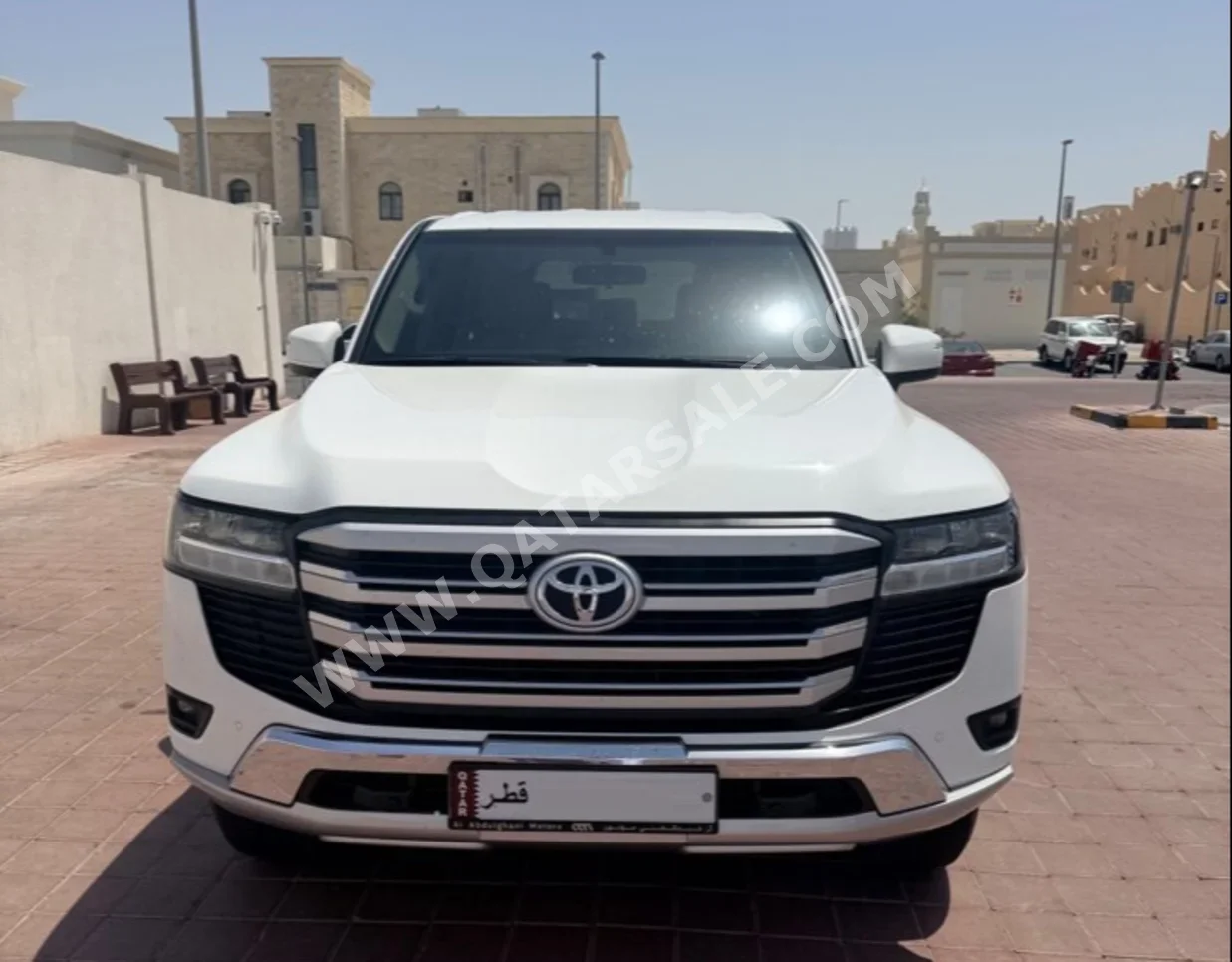 تويوتا  لاند كروزر  جي اكس  2024  اوتوماتيك  43,000 كم  6 سلندر  دفع رباعي  اس يو في  أبيض  تحت الضمان