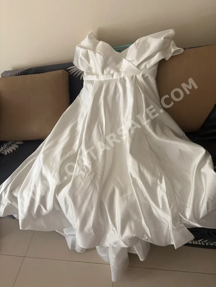 Dress  - White  -Size: 42