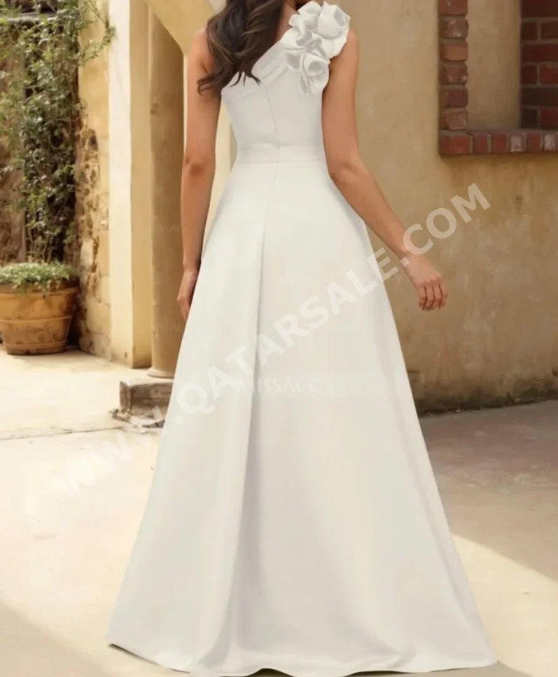 فستان  - أبيض  -المقاس: 42