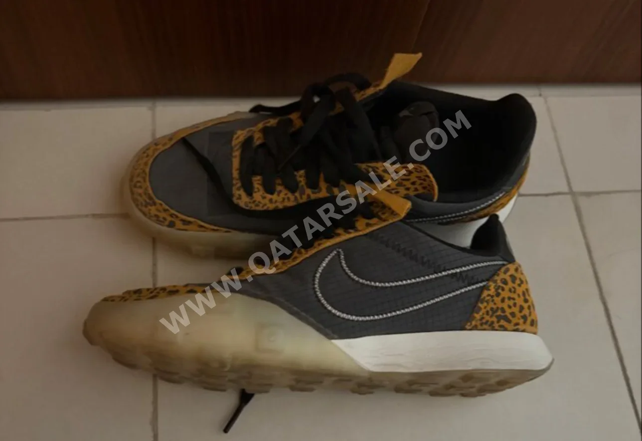 Shoes Nike  Black Size 38  USA  Women