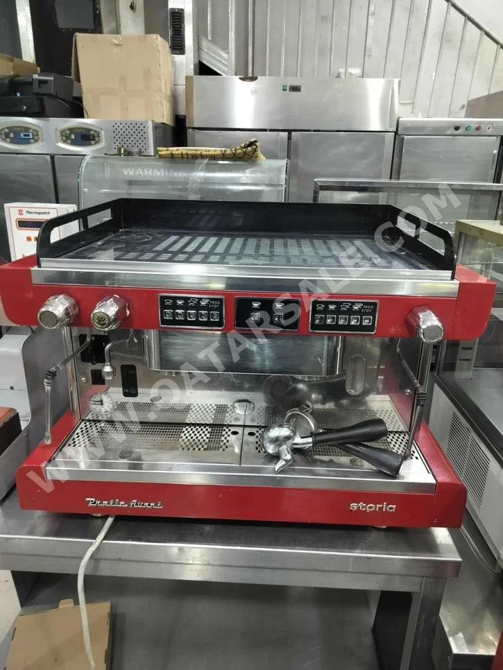 صانعات القهوة - أحمر