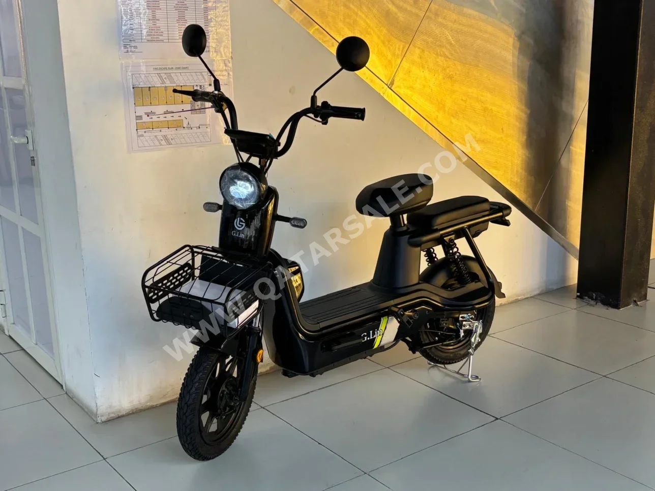 سكوترات سكوتر كهربائي  - أسود