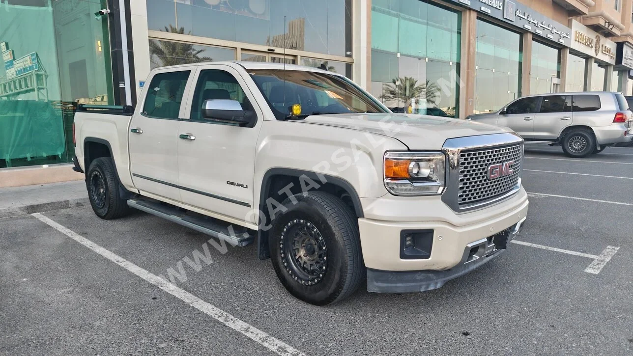 جي ام سي  سييرا  دينالي  2015  اوتوماتيك  198,000 كم  8 سلندر  دفع رباعي  بيكب  أبيض لؤلؤي