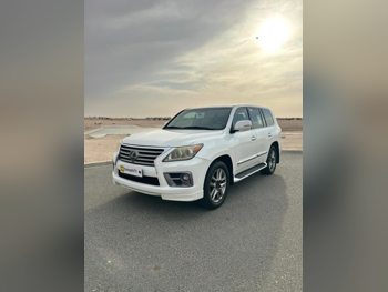 لكزس  ال اكس  570 اس  2014  اوتوماتيك  163,000 كم  8 سلندر  دفع رباعي  اس يو في  أبيض