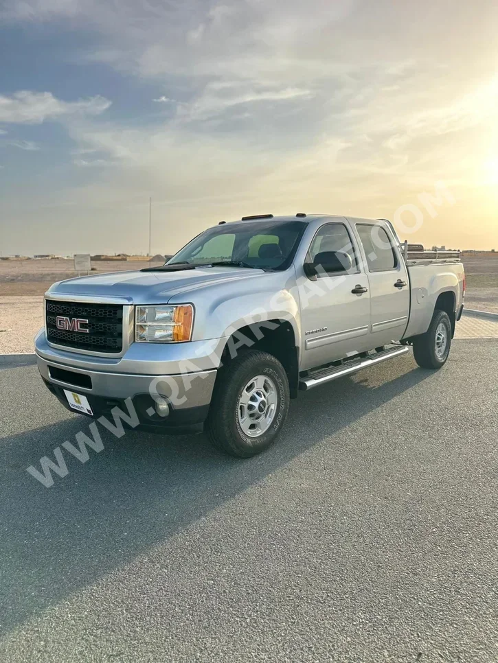 جي ام سي  سييرا  2500 HD  2012  اوتوماتيك  381,390 كم  8 سلندر  دفع رباعي  بيكب  فضي
