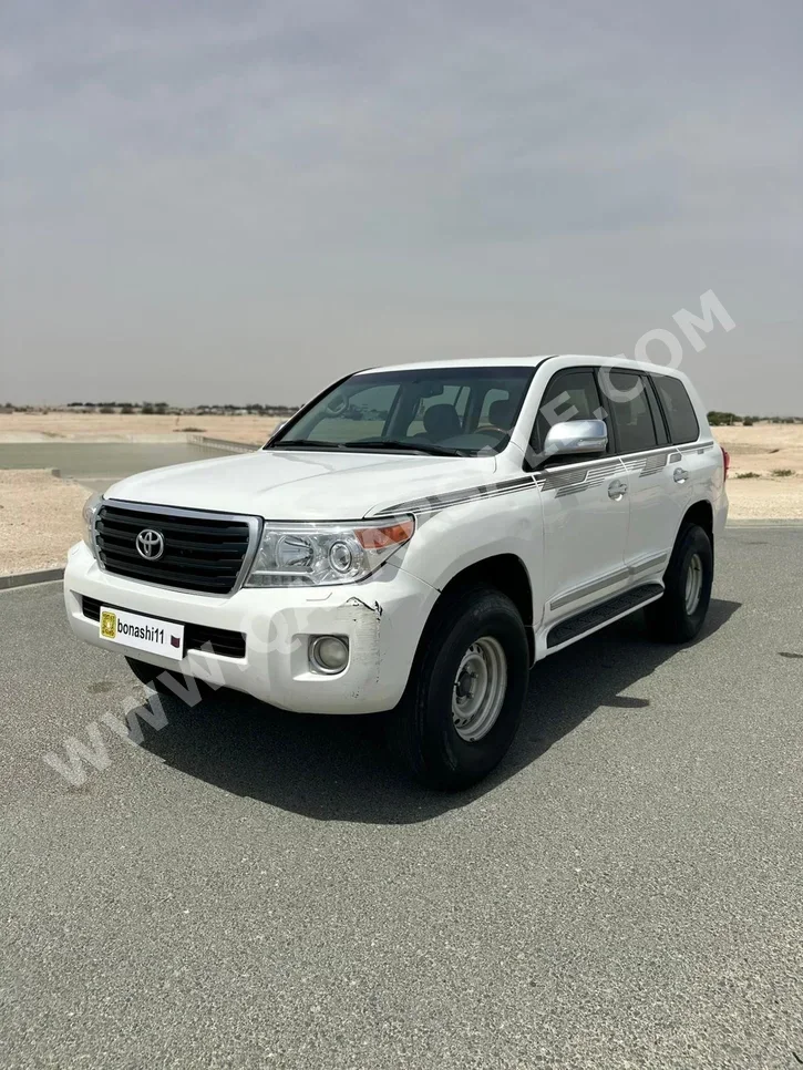 تويوتا  لاند كروزر  جي اكس ار  2012  اوتوماتيك  411,306 كم  6 سلندر  دفع رباعي  اس يو في  أبيض