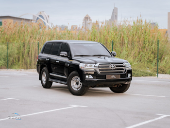 تويوتا  لاند كروزر  في اكس ار  2018  اوتوماتيك  258,500 كم  8 سلندر  دفع رباعي  اس يو في  أسود