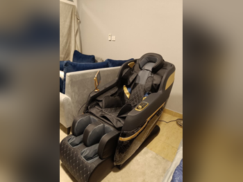 كرسي التدليك ليكون  أسود  الصين  كل الجسم  رباعي الأبعاد