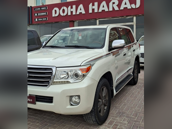 Toyota  Land Cruiser  GXR  2014  Automatic  304,000 Km  8 Cylinder  Four Wheel Drive (4WD)  SUV  White
