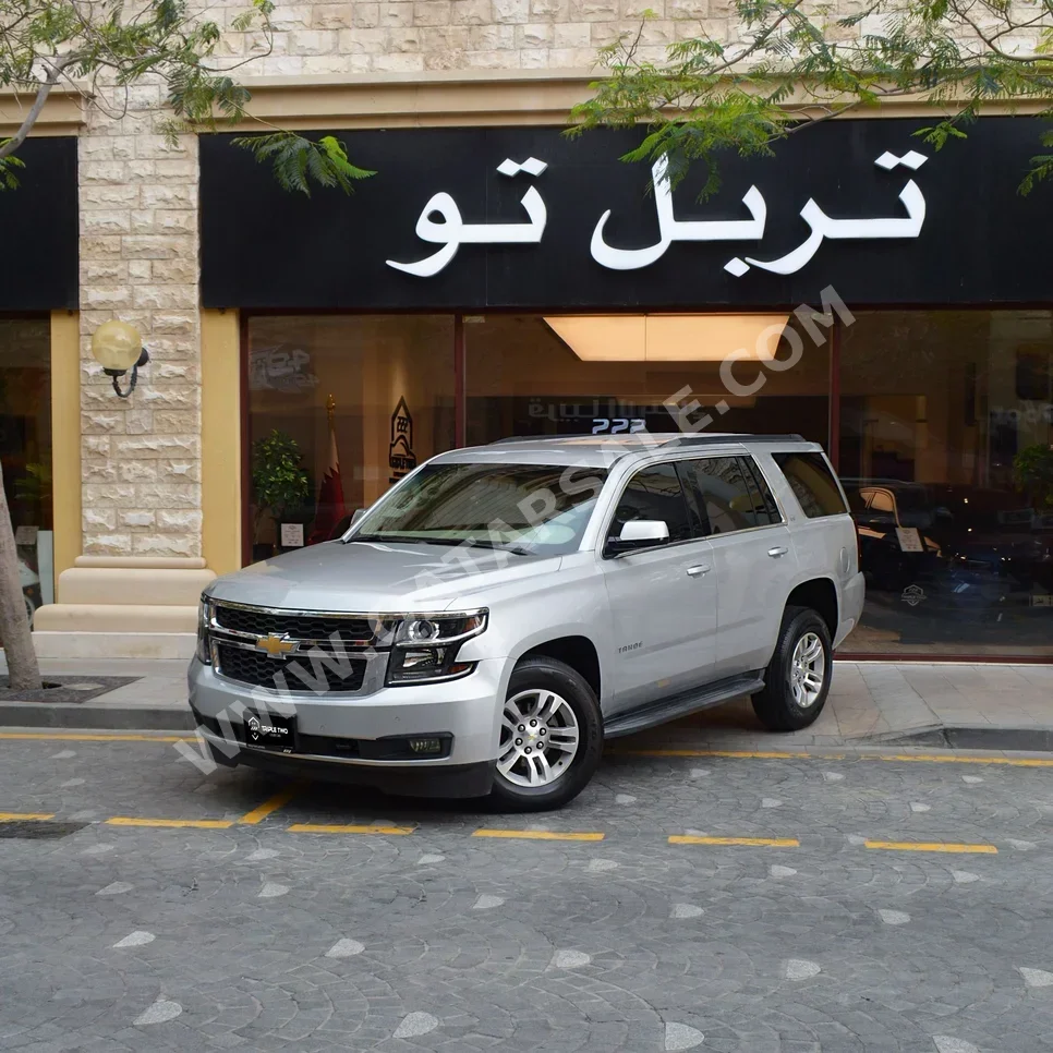 شفروليه  تاهو  2015  اوتوماتيك  247,150 كم  8 سلندر  دفع رباعي  اس يو في  فضي